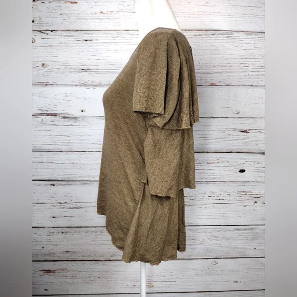 Chaser Ruffle Back Tee - Picture 3 of 8